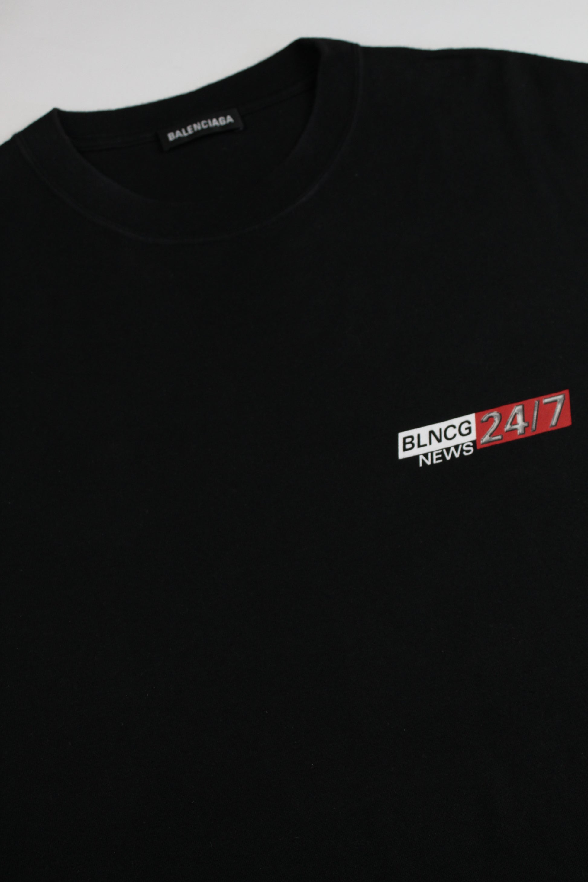 Camiseta Balenciaga 24/7 News Tee