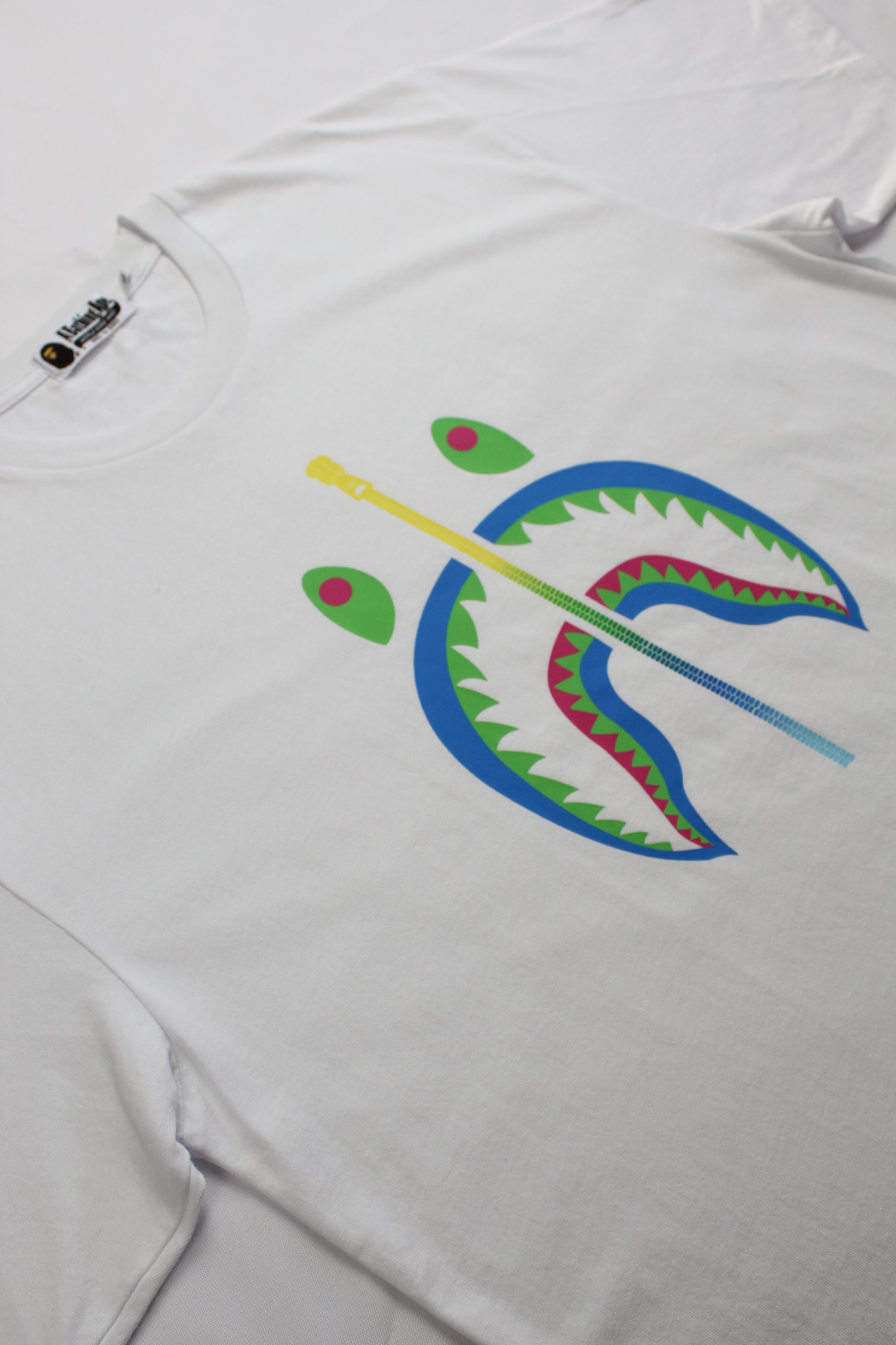 Camiseta Bape Colors Shark Tee Branca