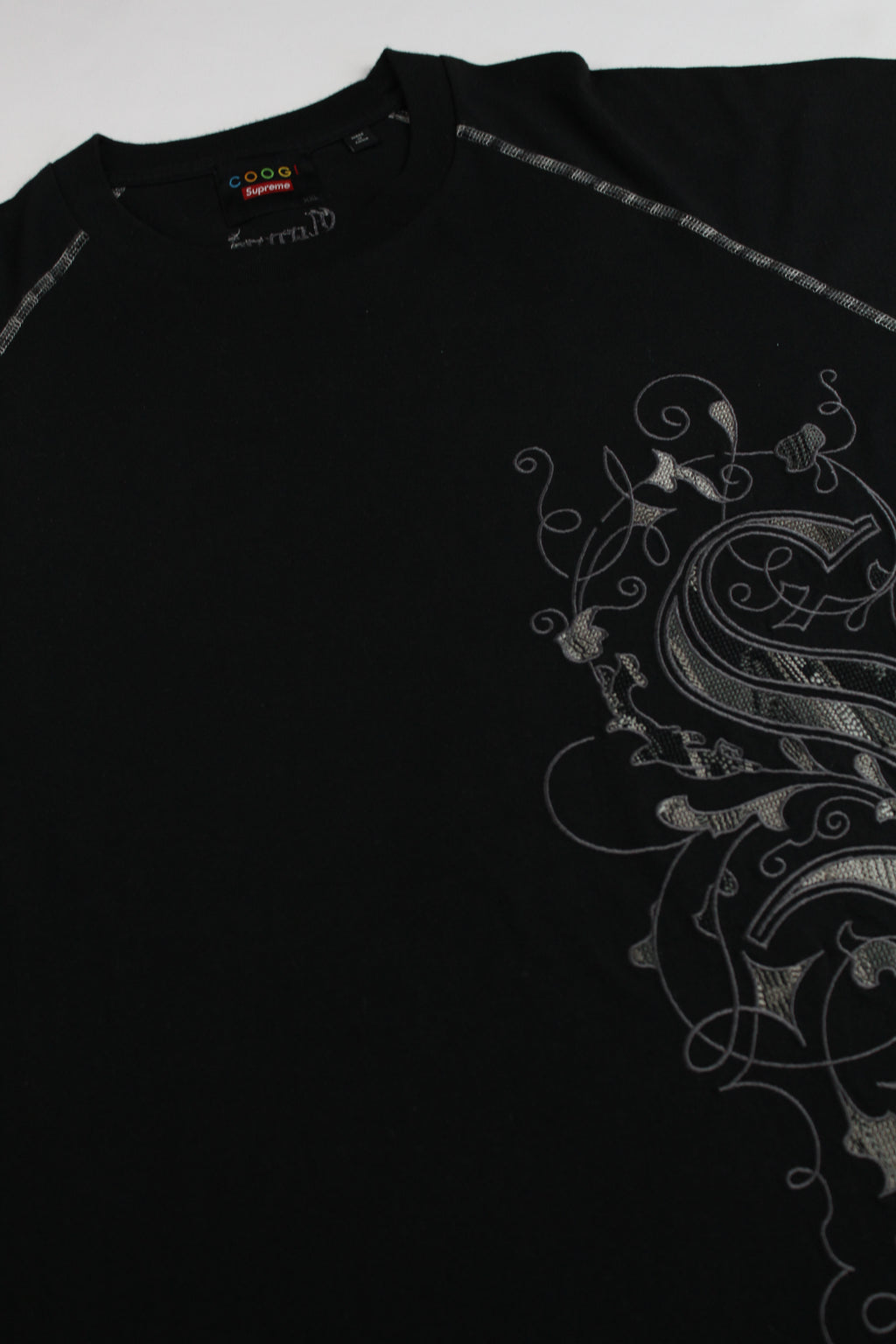Camiseta Supreme x COGGI