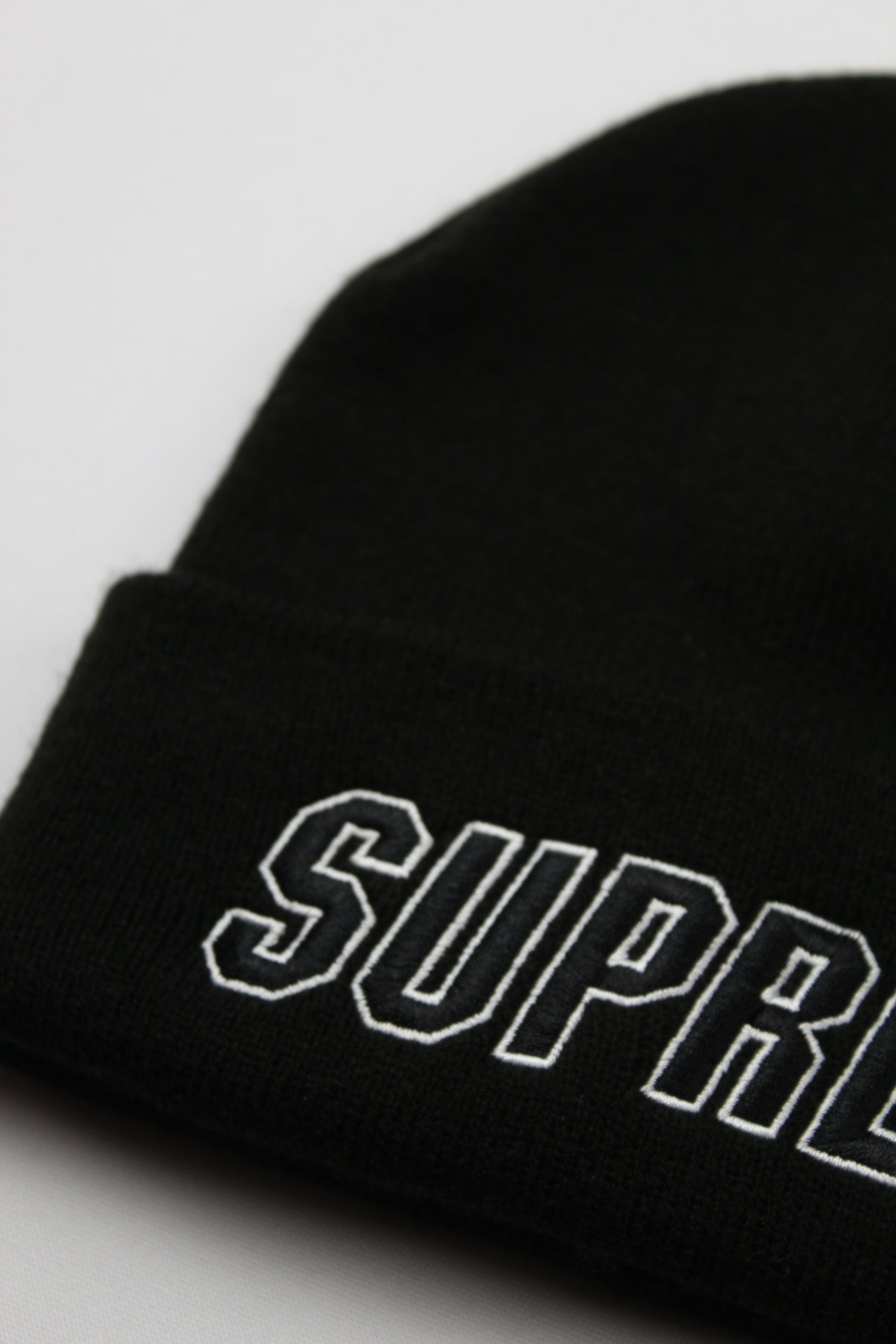 Touca Supreme Letter Beanie